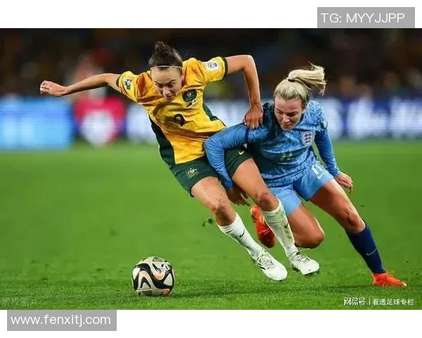 克鲁塞与巴拉竞的激烈对决揭示了足球战术与团队合作的魅力 克鲁塞与巴拉竞的激烈对决揭示了足球战术与团队合作的魅力